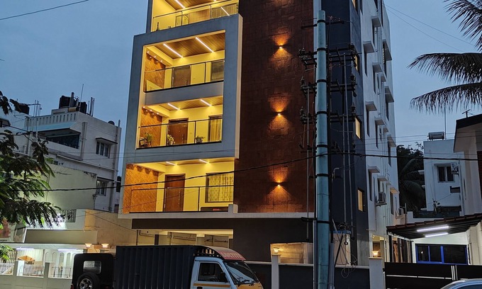 RT Nagar Apartment | MO'z Home @ 96