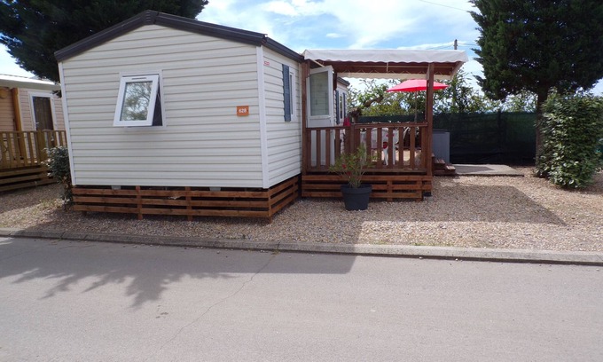 Vic-la-Gardiole House | Mobil Home 6 Personnes Climatisé et Moustiquaire Dans les Chambres