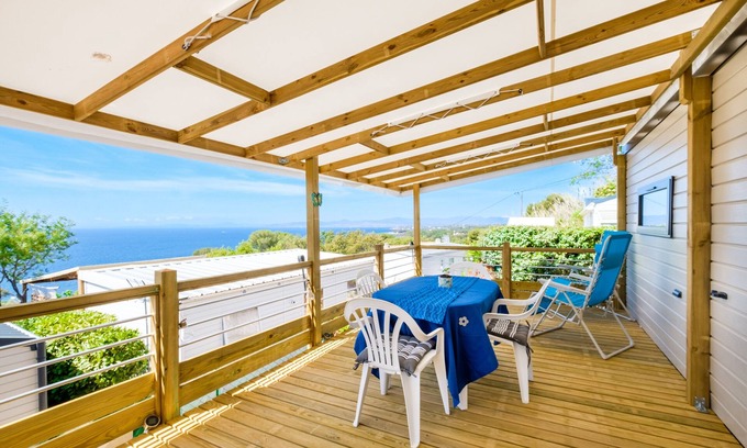 Le Dramont House | Mobil-Home Baia with Sea View and Private Terrace