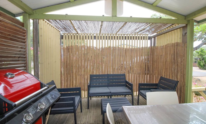 Pianotolli-Caldarello House | Mobile Home 'Chalet Confort A Proche De La Mer' with Shared Pool, Terrace and Air Conditioning