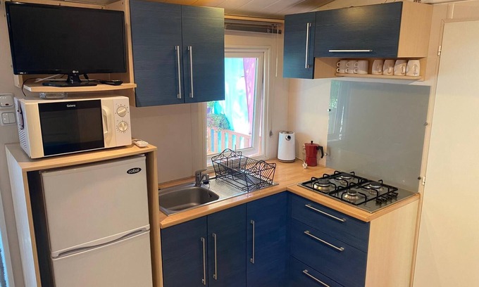 La Roque-d'Antheron House | Mobile Home 6 Personnes Camping 4