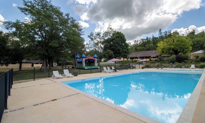 Saint-Pompont House | Mobile Home 'Le Chataignier' with Shared Pool, Private Terrace and Private Garden