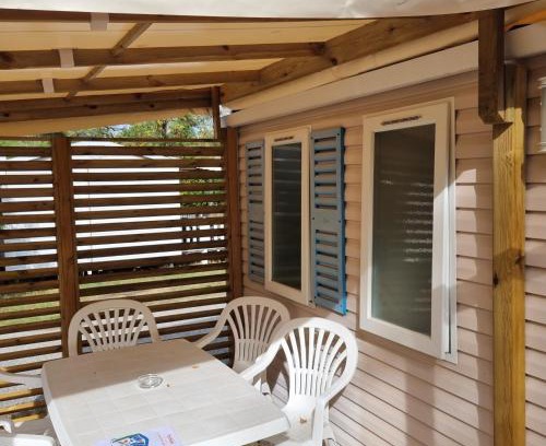 La Roque-d'Antheron Other | mobilhome au domaine des iscles emplacement 137