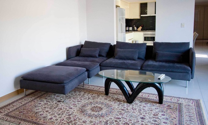 Hannamil-tong Apartment | Mod Lux Spacious 3 bd with Great View and Parking