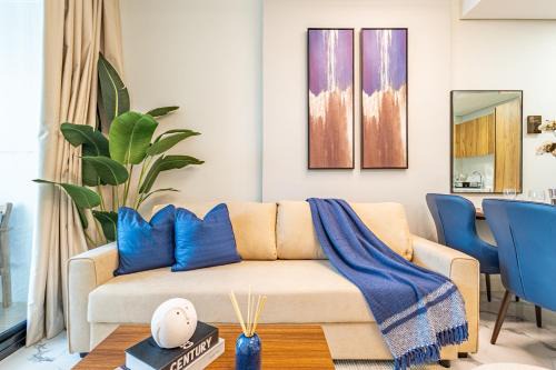 Abu Dhabi Apartment | Modern 1 BDR - Maryah Island - Full Canal Views - ADGM - Galleria - Cleveland - Heart of Abu Dhabi