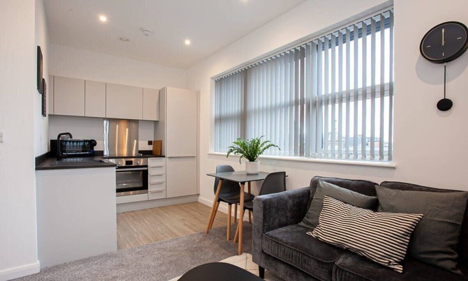 Bolton Apartment | Modern 1 Bedroom Apartment in Central Bolton