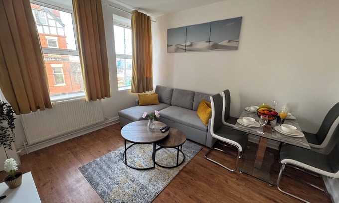 Barry Apartment | Modern 1 Bedroom Flat/Apartment in the heart of Barry, Flat 2