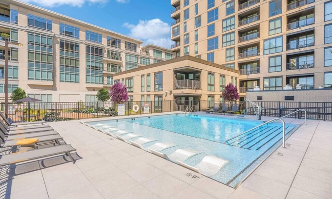 Mile Square Apartment | Modern 1BR in Indy | Walk to Bars & Events