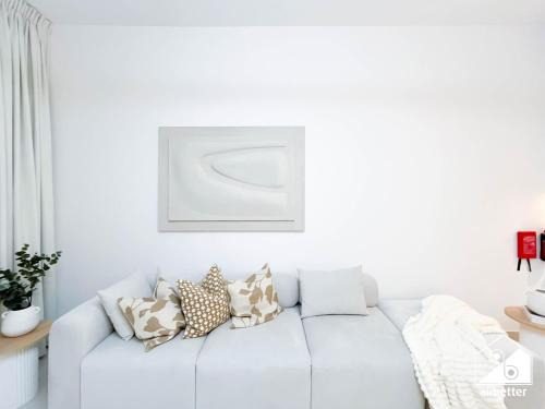 Umm Suqeim 3 Apartment | Modern 1BR Jumeirah Living l Pool, Gym & Parking
