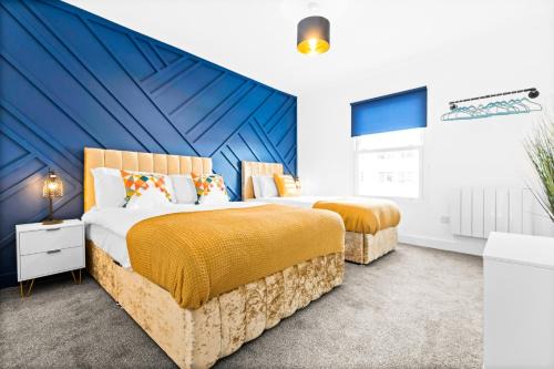 Margam Apartment | Modern 2 Bed Apartment, Open Living, High Street