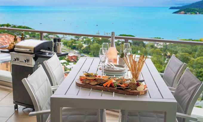 Airlie Beach Apartment | Modern 2 bedroom Apartment with Panoramic Ocean Views - Airlie Beach