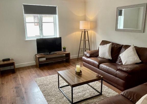 Paisley Apartment | Modern 2 bedroom apartment near Glasgow Airport