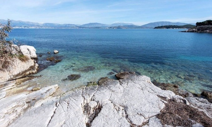 Kassiopi Apartment | modern 2 bedroom fully furnished apartment over looking the harbour of Kassiopi