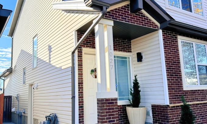 Southwest Calgary House | Modern 2-bedroom suite - Cozy vibes & Great Location.