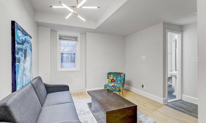 Dupont Circle Apartment | Modern 2 Bedroom Unit in Dupont walk to White House!
