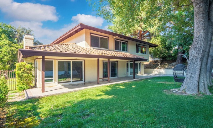 Thousand Oaks House | Modern 2-Story Home in Thousand Oaks, Near LA Hotspots
