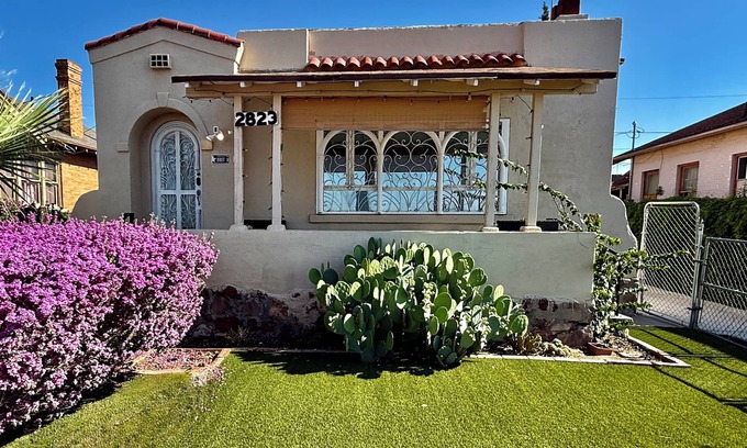 El Paso House | Modern 2BR Home Cold AC Near Ft Bliss, Downtown & UTEP -100-Yr Charm