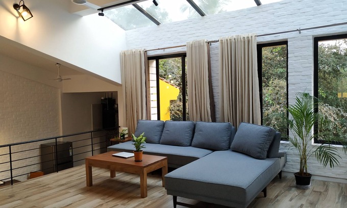 Vagator Apartment | Modern 2BR Skylit Penthouse w/Open Pvt Terrace. 7 mins walk to Vagator Beach