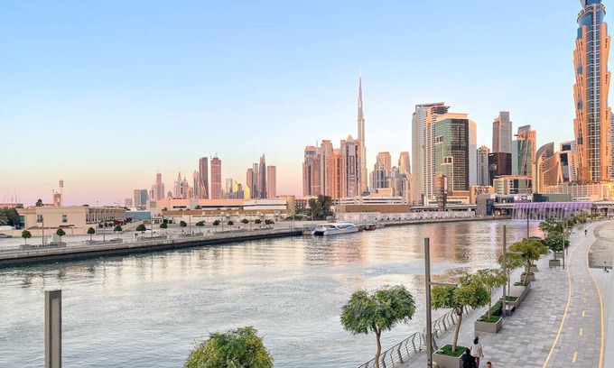 Al Safa Apartment | Modern 2BR w/Canal & Skyline Views near Downtown Dubai