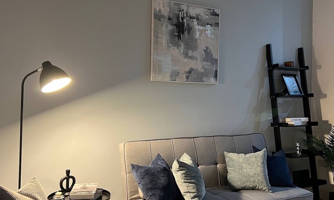 Failsworth House | Modern 3 bed house near Eithiad, Coop Live and Manchester City center