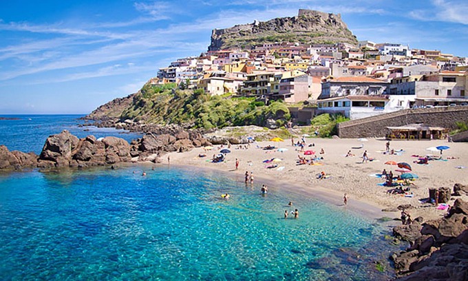 Castelsardo Historic Centre Villa | Modern 3 bed villa in amazing location close to sea, WI-FI,shops and restaurants