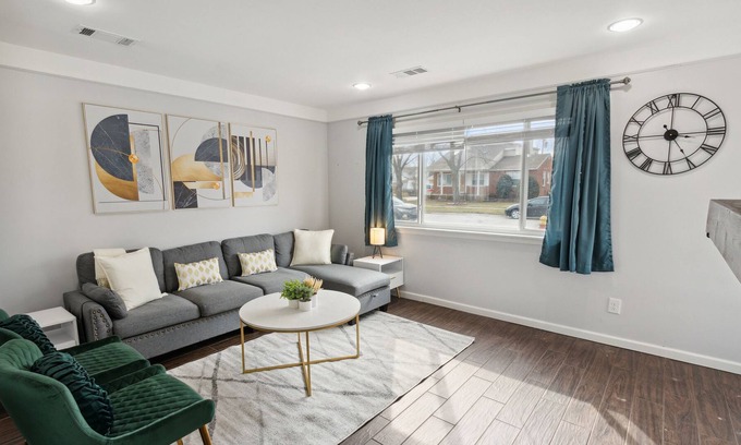Allen Park House | Modern 3 BR Home Near Airport