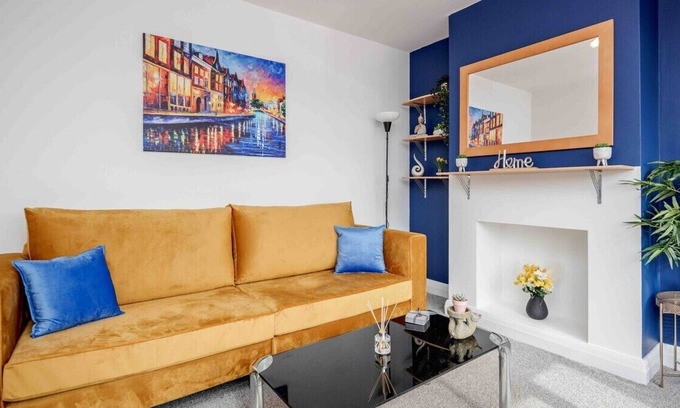 Luton House | Modern 3BR Contractor House. Parking, Wifi + M1