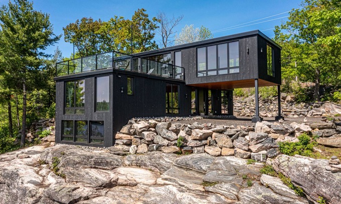 Algonquin Highlands House | Modern 4 bd, 3 bath Cottage on Boshkung Lake, Haliburton