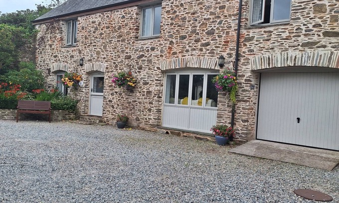 Chillington Cottage | Modern 4 bed Cottage In Rural Setting close to beach. 1.5 Acres of shared Garden