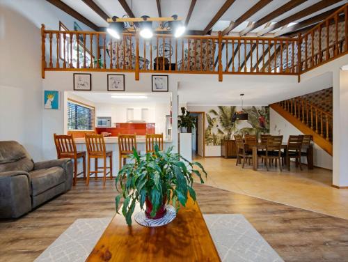 Sunshine Bay House | Modern 4-Bedroom Home Steps to Sunshine Bay Beach