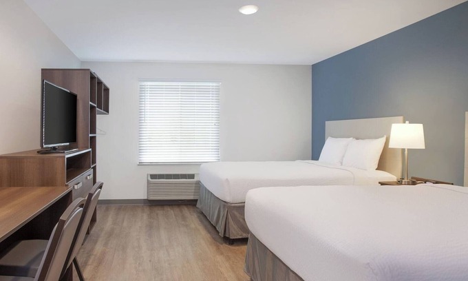 Newnan Hotel | Modern 4 Room Extended Stay Close to Dining, Shops, Entertainment & More