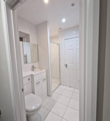 Braintree House | Modern 4Bed Contractor Home