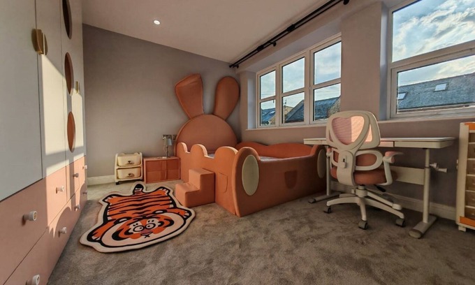 Wimbledon House | Modern 5-Bedroom Family Home in Wimbledon, SW19