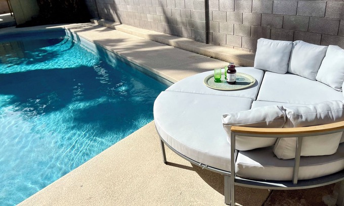 Las Vegas House | Modern 7BR Cinema & Pool & Guest House