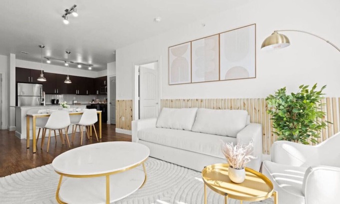 Frisco Apartment | Modern and Chic 2B near Legacy West Wi-Fi Fitnes