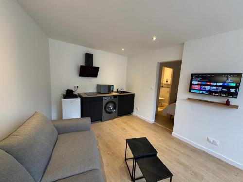 Avon Apartment | Modern and comfortable apartment