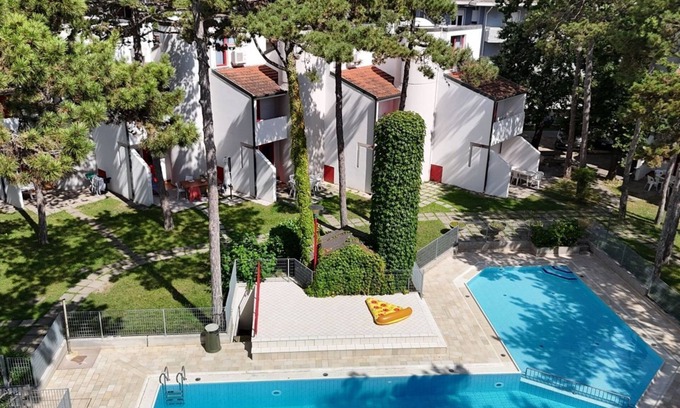 Lignano Pineta Apartment | Modern and Stylish Accommodation with Pool