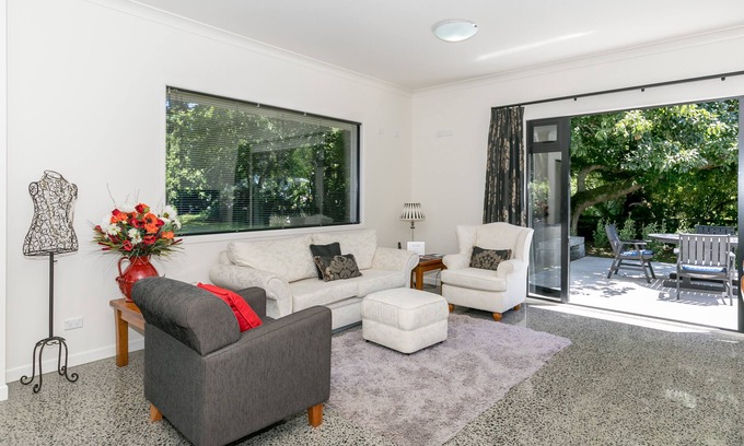 Hamilton Apartment | Modern and Spacious Apartment in Tamahere Country Living Zone