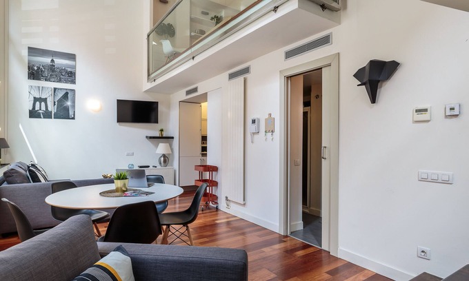 la Vila de Gracia Apartment | Modern and Trendy Duplex next to Paseo de Gracia