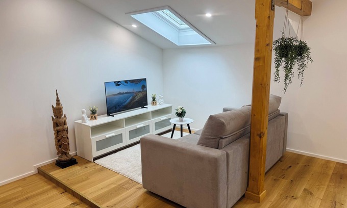 Bernau am Chiemsee Apartment | Modern apartment with balcony between Chiemsee and Kampenwand