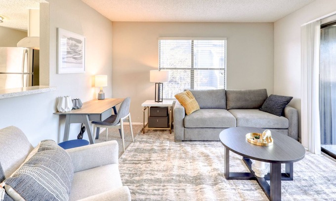 Greater Northdale Apartment | Modern Apartment in Prime Location (ID6123X10)