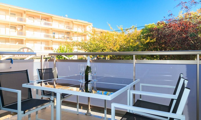 Vilafortuny Apartment | Modern Apartment 50m from the Beach · AirCon · WiFi· UHC PLAYA DORADA