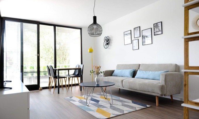 Bad Oeynhausen Apartment | Modern apartment with a beautiful sunny balcony