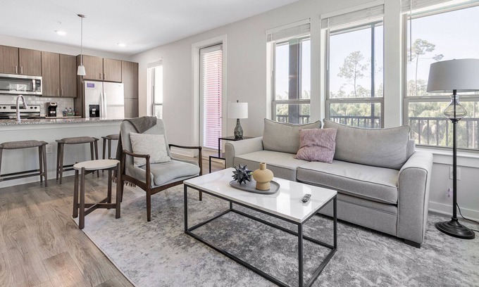 Southside Apartment | Modern Apartment in Prime Location (ID2159X23)