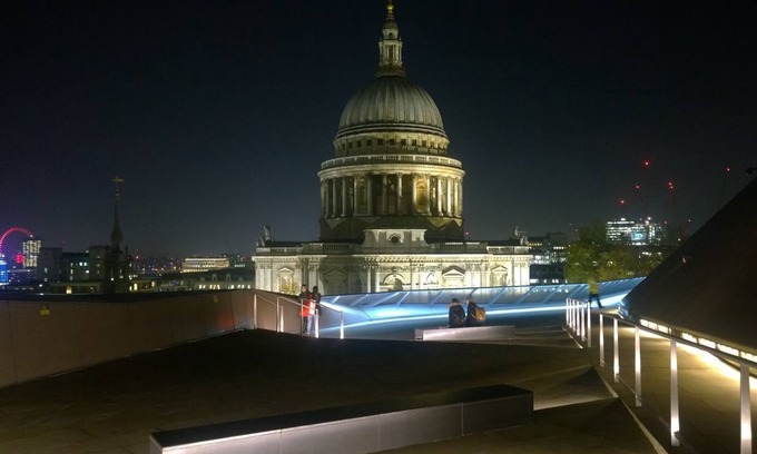 Cordwainer Apartment | Modern Apartment in Central London By River Thames