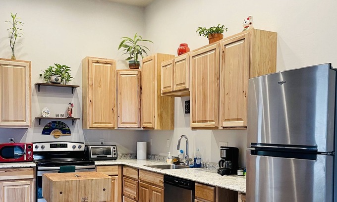 Lake City Apartment | Modern Apartment in Lake City