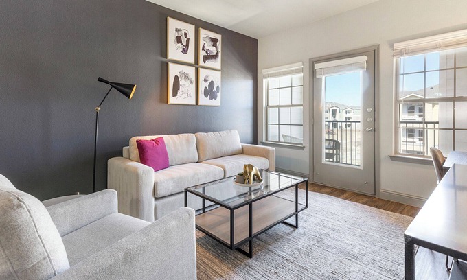 Burleson Apartment | Modern Apartment in Prime Location (ID1215X775)