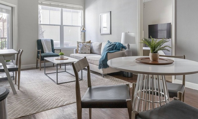 El Paso Apartment | Modern Apartment in Prime Location (ID1887X60)
