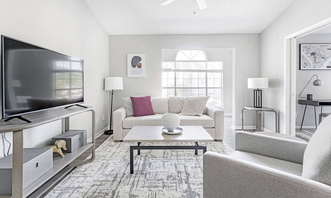 Ellendale Apartment | Modern Apartment in Prime Location (ID1170X757)