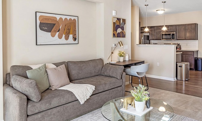 Wilmington Apartment | Modern Apartment in Prime Location (ID1253X730)